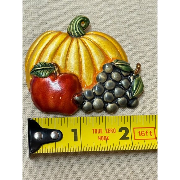Vintage TONA Fall Autumn Pumpkin Apple Grapes Pin Brooch Jewelry - Picture 3 of 7